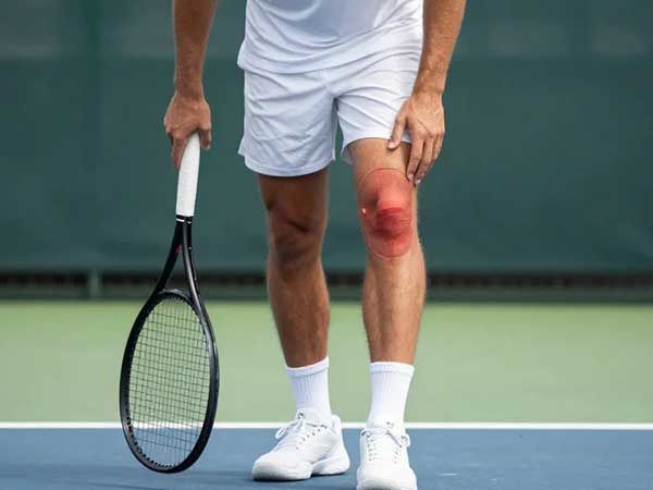 Illustration of a tennis knee injury